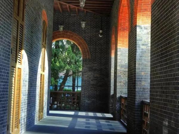 上海女子半马今天开跑，这份“绿色半马”攻略可收藏→