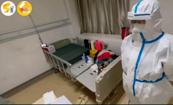 西安雪夜里的“摆渡人”!