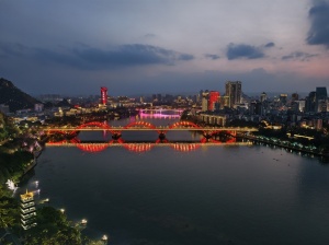 高清图集丨百里柳江灯火辉煌 点亮文旅新场景