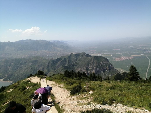 "恒山是五岳中的北岳是道教圣地，不愿爬山的也可坐索道，其实索道根本没有必要。山顶的景色还是要欣赏的_恒山"的评论图片