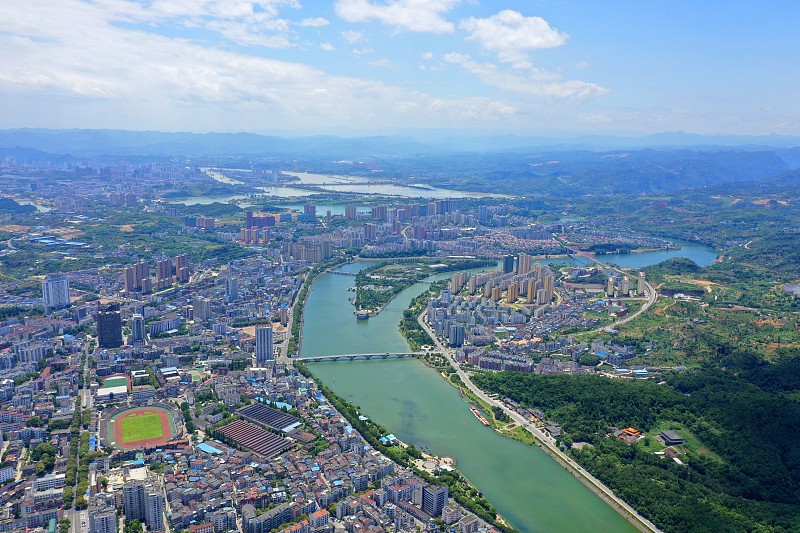 高清航拍：湖北宜昌城区风光图片下载