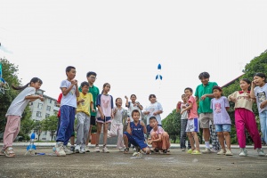盛夏童心飞扬 大学生支教为乡村娃添趣增乐