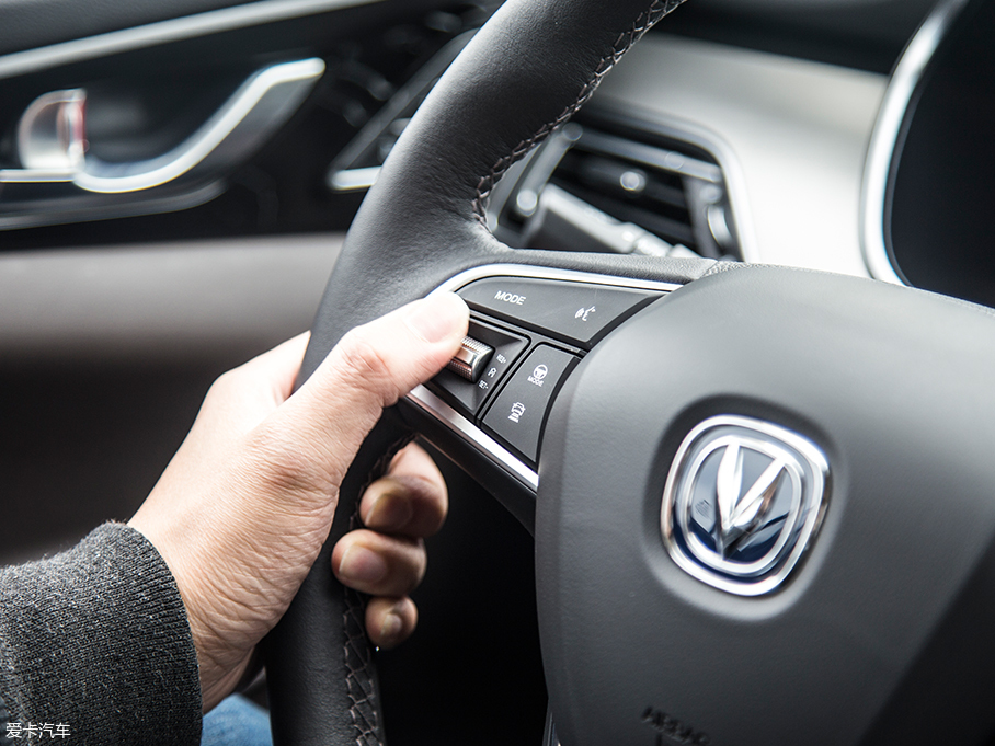 长安乘用车2018款睿骋CC