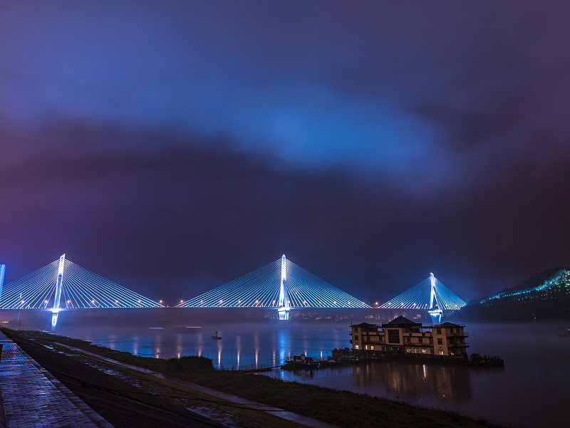 《烟笼寒水月笼沙》图片下载