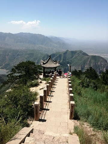 "恒山是五岳中的北岳是道教圣地，不愿爬山的也可坐索道，其实索道根本没有必要。山顶的景色还是要欣赏的_恒山"的评论图片