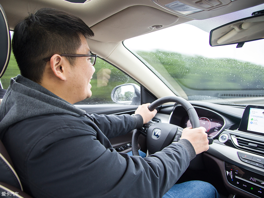 长安乘用车2018款睿骋CC