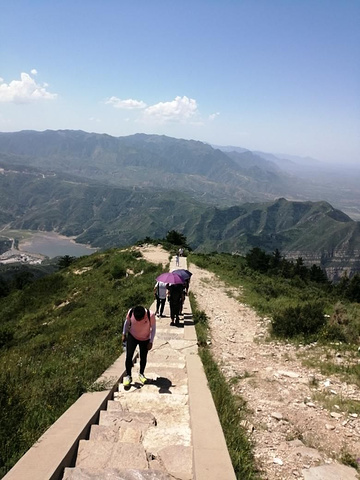 "恒山是五岳中的北岳是道教圣地，不愿爬山的也可坐索道，其实索道根本没有必要。山顶的景色还是要欣赏的_恒山"的评论图片
